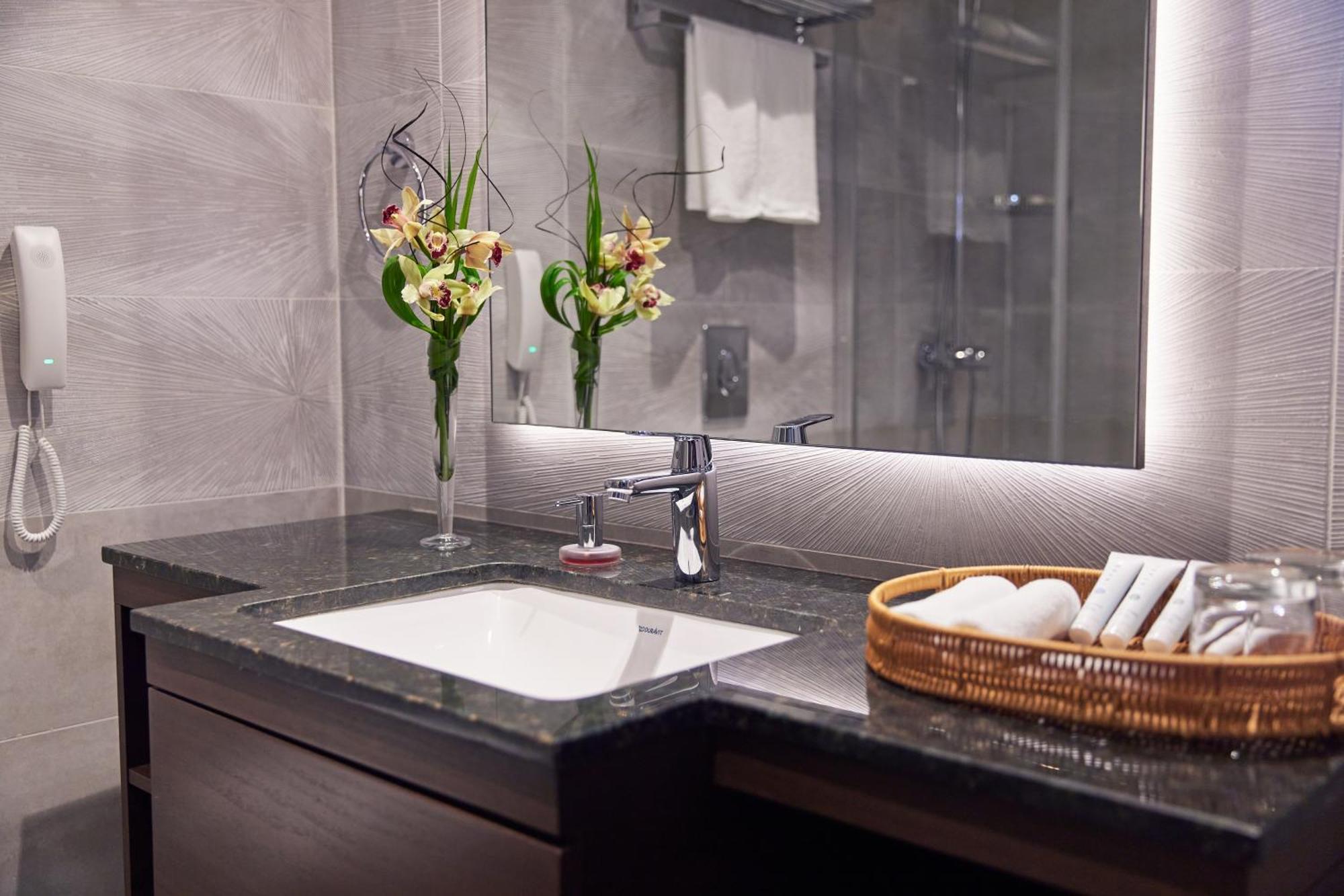 فندق Yogh Hospitality باراماريبو المظهر الخارجي الصورة